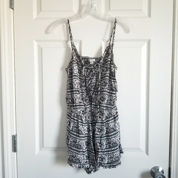 American Eagle Outfitters Pants - 🌿American Eagle Printed Sequins Romper